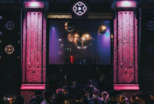 aperitivi play milano info 351-6641431